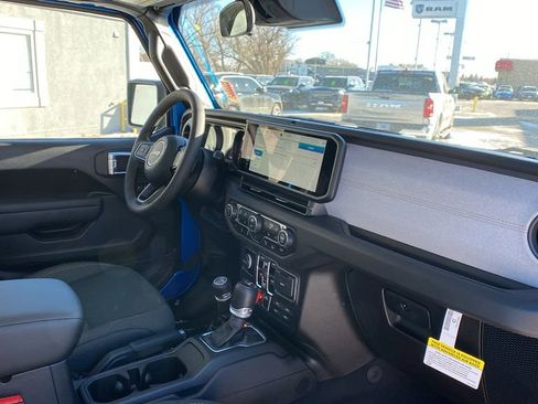 New 2025 Jeep Gladiator Willys image 39