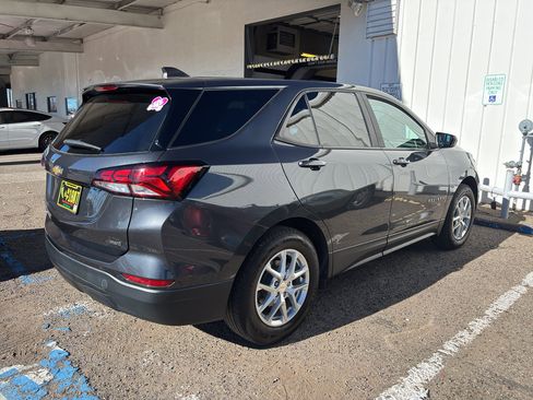 Used 2022 Chevrolet Equinox LS w/ LS Convenience Package image 4