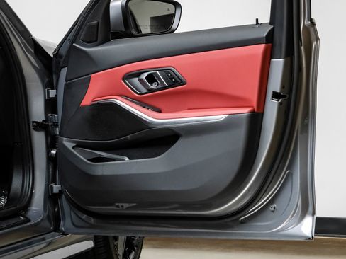 Used 2025 BMW 330i xDrive Sedan image 48