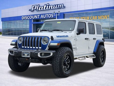 Used 2018 Jeep Wrangler Unlimited Sahara image 2