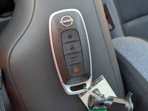 New 2025 Nissan Versa SV w/ Trunk Package FWD image 30