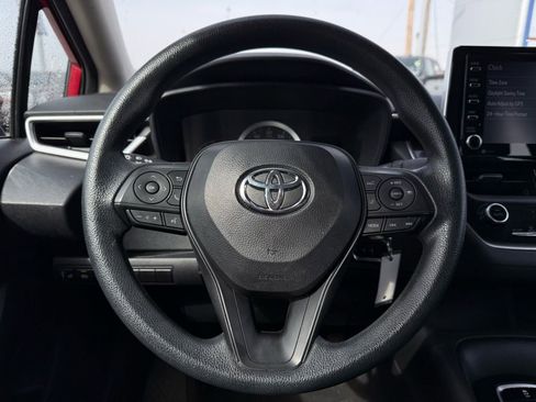 Used 2021 Toyota Corolla LE image 13