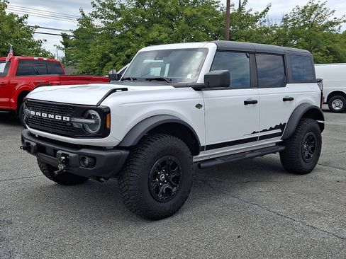Used 2023 Ford Bronco Wildtrak AWD/4WD image 3