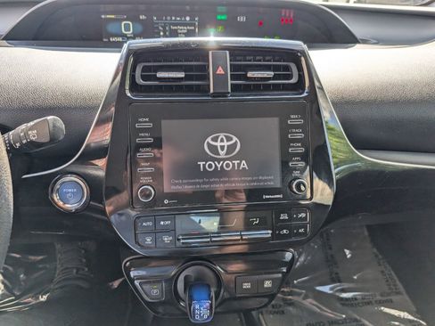 Used 2021 Toyota Prius LE image 22