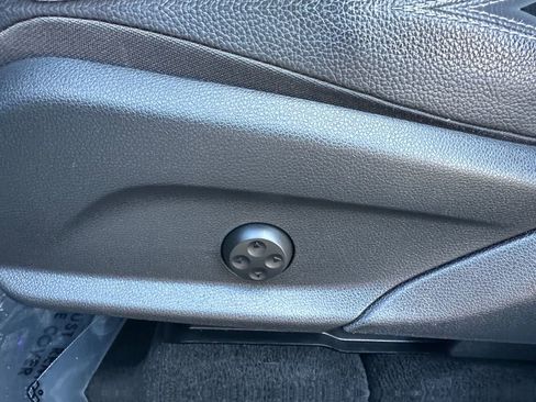 Used 2020 Mercedes-Benz GLC 300 4MATIC image 10