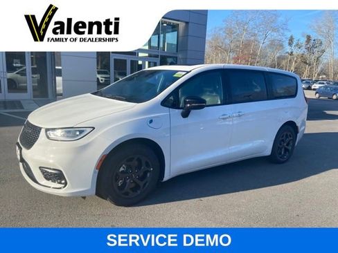 New 2023 Chrysler Pacifica Limited w/ S Appearance Package FWD image 1
