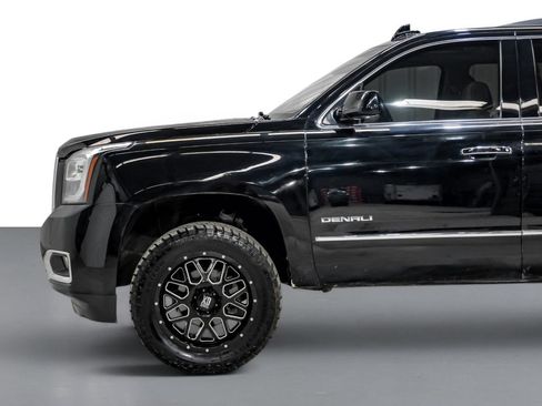 Used 2017 GMC Yukon XL Denali w/ Open Road Package AWD/4WD image 10