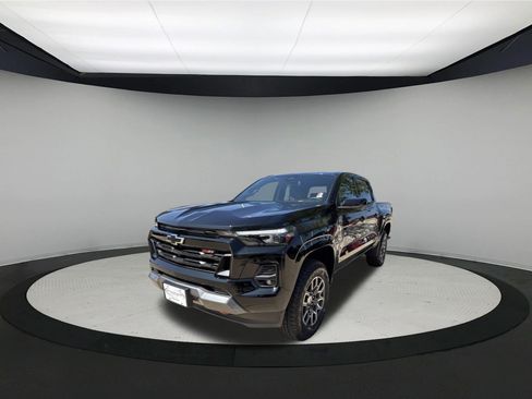 Used 2024 Chevrolet Colorado Z71 w/ Z71 Convenience Package 2 AWD/4WD image 1