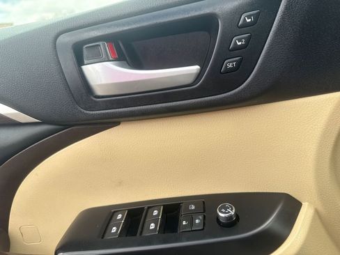 Used 2015 Toyota Highlander Limited w/ Driver Technology Package image 17