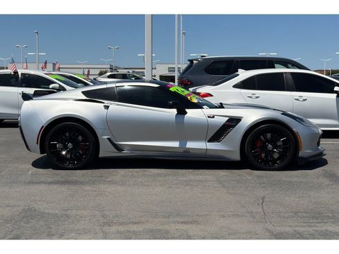 Used 2016 Chevrolet Corvette Z06 w/ 3LZ Preferred Equipment Group RWD image 3