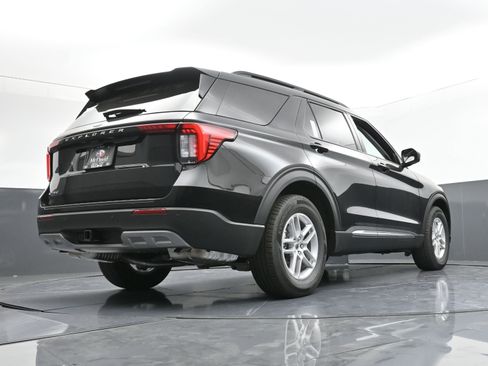 New 2025 Ford Explorer Active w/ Active Comfort Package image 16