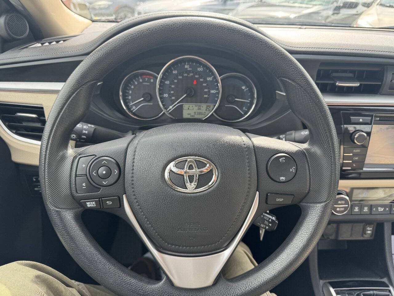 Used 2014 Toyota Corolla LE FWD image 9