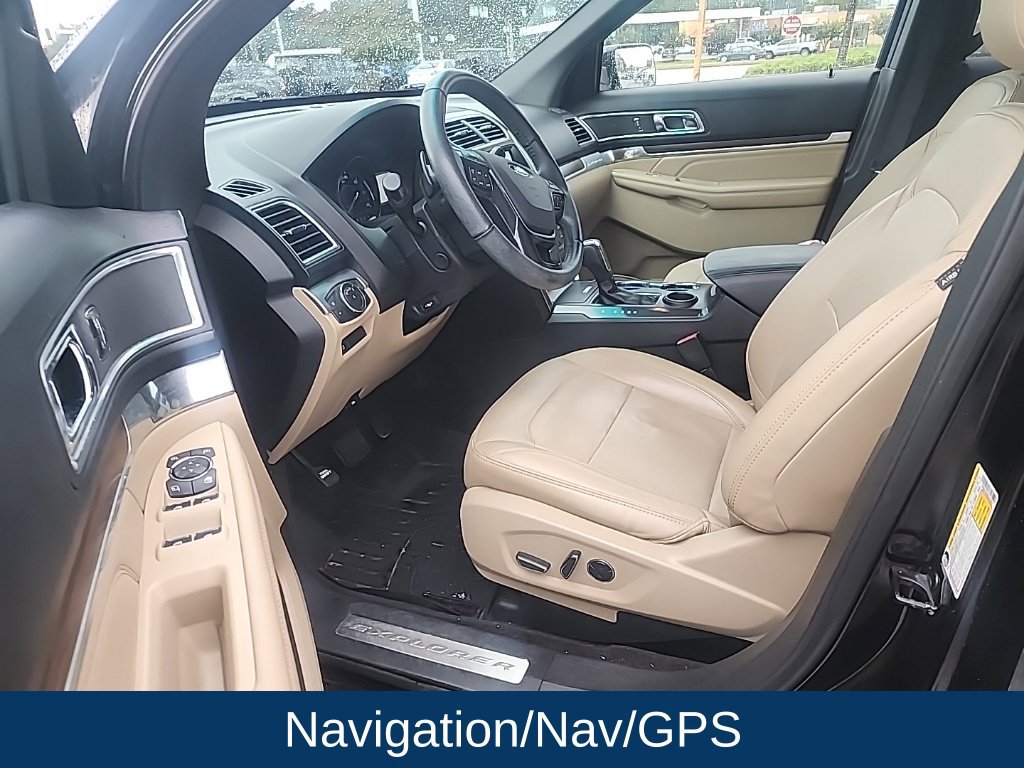 Used 2017 Ford Explorer Limited w/ Equipment Group 301A FWD image 4