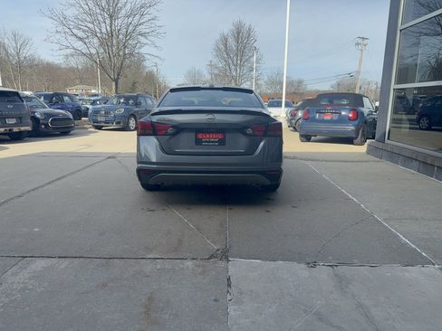 Used 2023 Nissan Altima 2.5 SV image 6