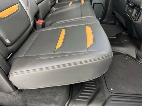 Used 2025 GMC Sierra 2500 AT4 image 30