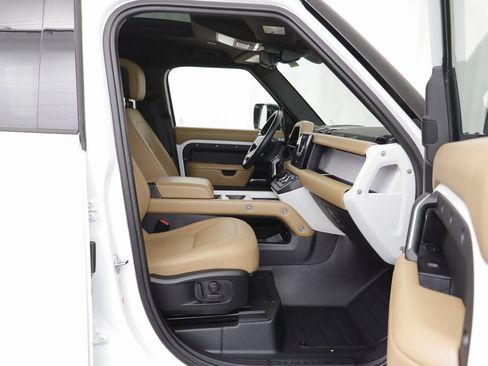 Used 2025 Land Rover Defender 110 X-Dynamic SE image 20