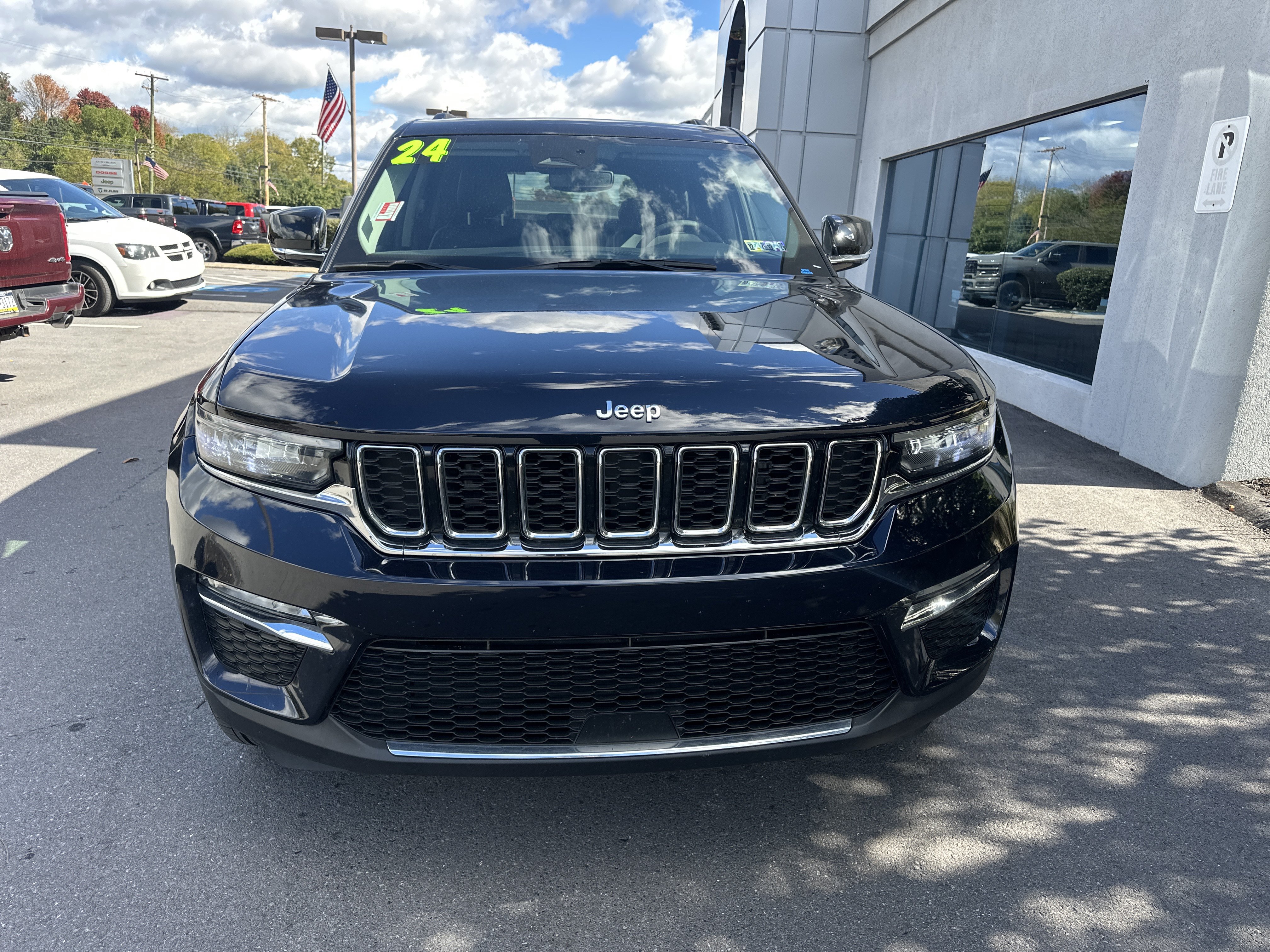 Used 2024 Jeep Grand Cherokee Limited 4xe AWD/4WD image 9