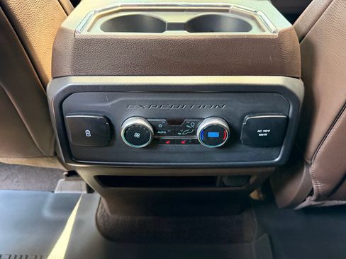 Used 2024 Ford Expedition Max King Ranch RWD image 16