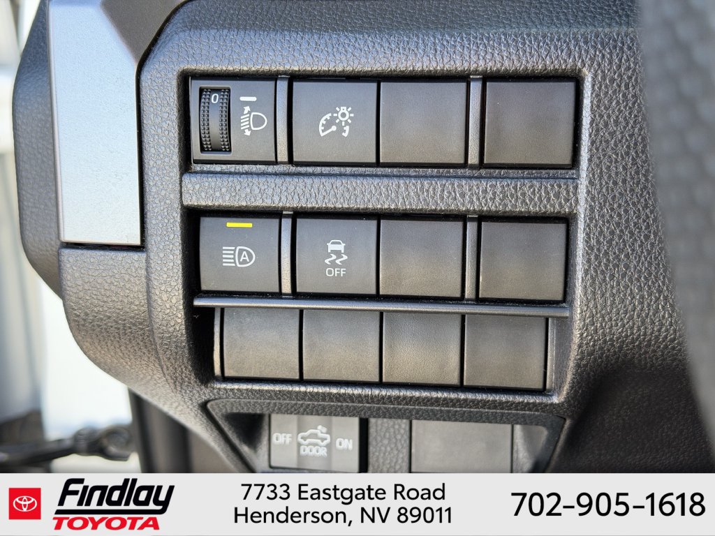 Used 2025 Toyota Tacoma SR5 AWD/4WD image 16
