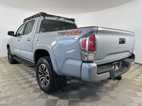 Used 2020 Toyota Tacoma TRD Sport AWD/4WD image 5
