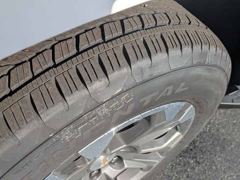 New 2026 Chevrolet Tahoe LS image 12