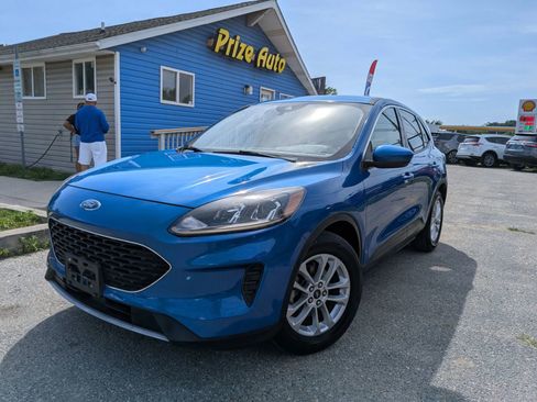 Used 2020 Ford Escape SE FWD image 1