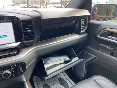 Used 2022 Chevrolet Silverado 1500 High Country w/ High Country Premium Package image 33