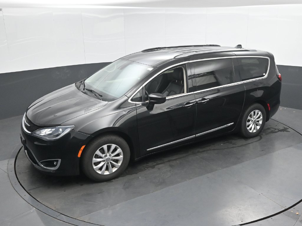 Used 2019 Chrysler Pacifica Touring-L w/ Advanced Safetytec Group FWD image 36