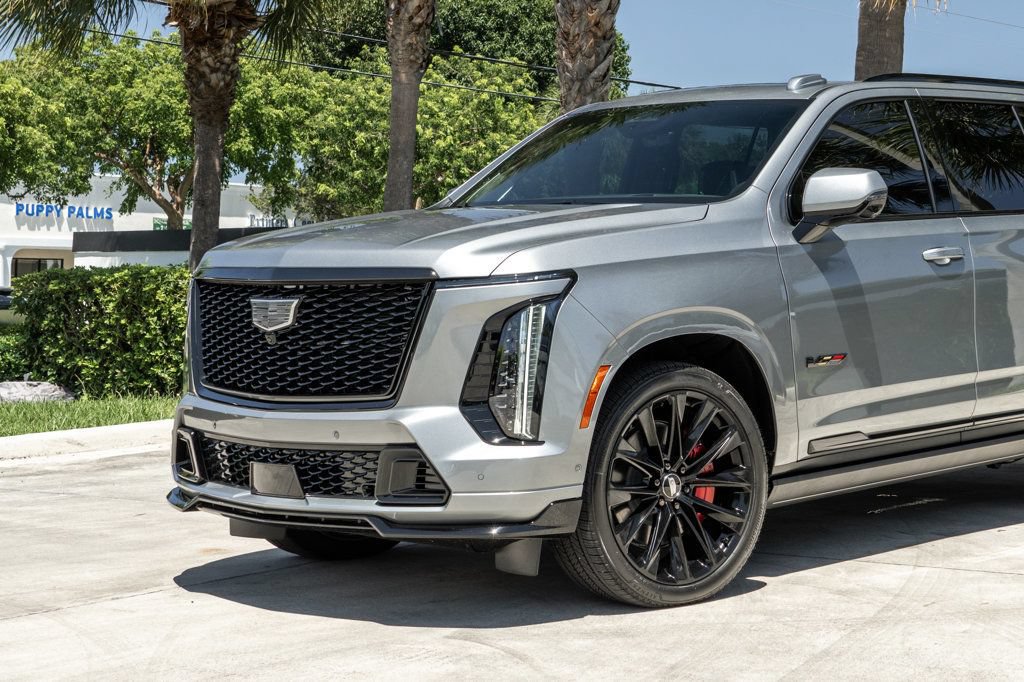 Used 2026 Cadillac Escalade V w/ LPO, ONYX Package AWD/4WD image 2