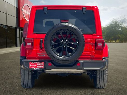 Used 2025 Jeep Wrangler Unlimited Sahara AWD/4WD image 8