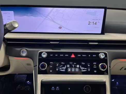 Used 2025 Genesis GV80 3.5T Prestige image 9