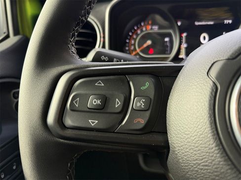 New 2025 Jeep Gladiator Rubicon w/ Convenience Group image 21