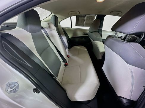 Used 2022 Toyota Corolla LE image 11