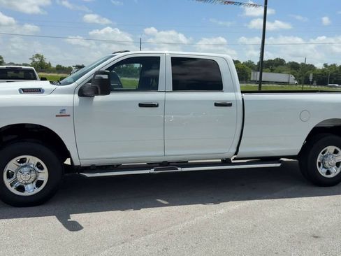 Used 2024 RAM 3500 Tradesman w/ Chrome Appearance Group AWD/4WD image 3