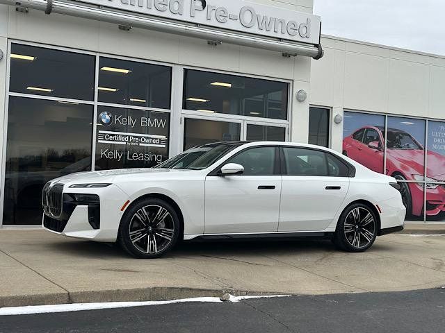 Used 2023 BMW 760i xDrive AWD/4WD image 5