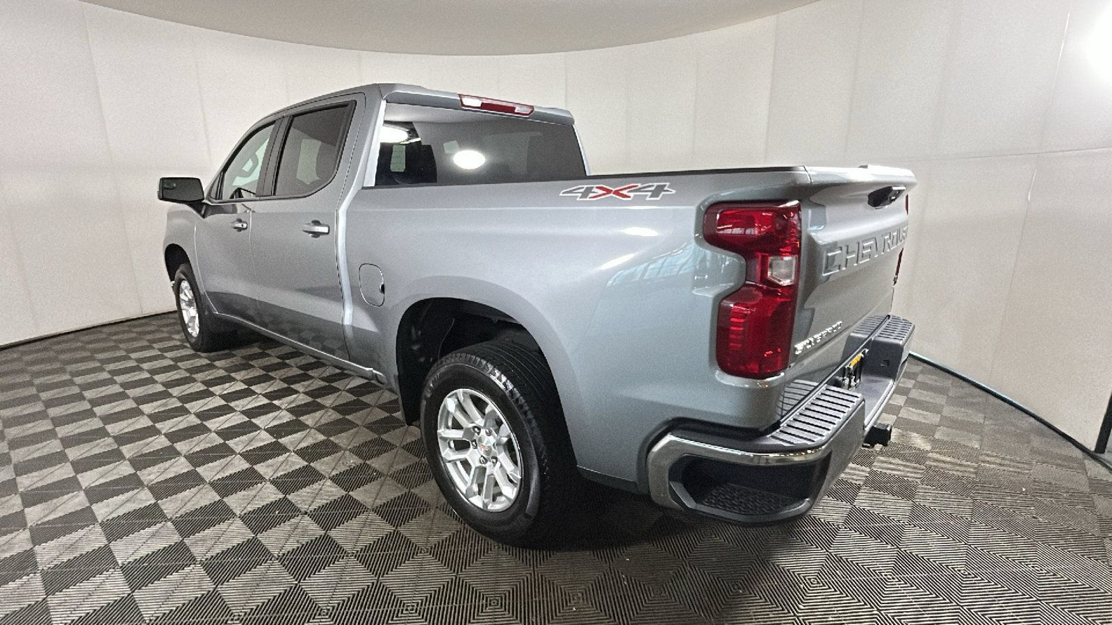 Used 2026 Chevrolet Silverado 1500 LT AWD/4WD image 5