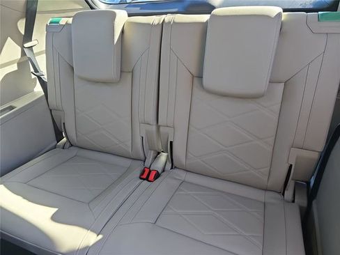 New 2026 Volkswagen Atlas SE FWD image 9