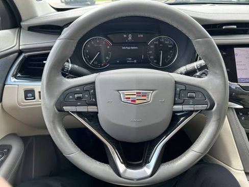 Certified 2023 Cadillac XT6 Premium Luxury AWD/4WD image 14