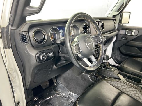 Used 2021 Jeep Wrangler Unlimited Sahara AWD/4WD image 9
