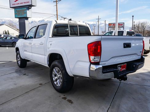 Used 2017 Toyota Tacoma SR5 image 6