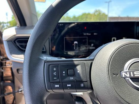 Certified 2025 Nissan Kicks SV AWD/4WD image 12