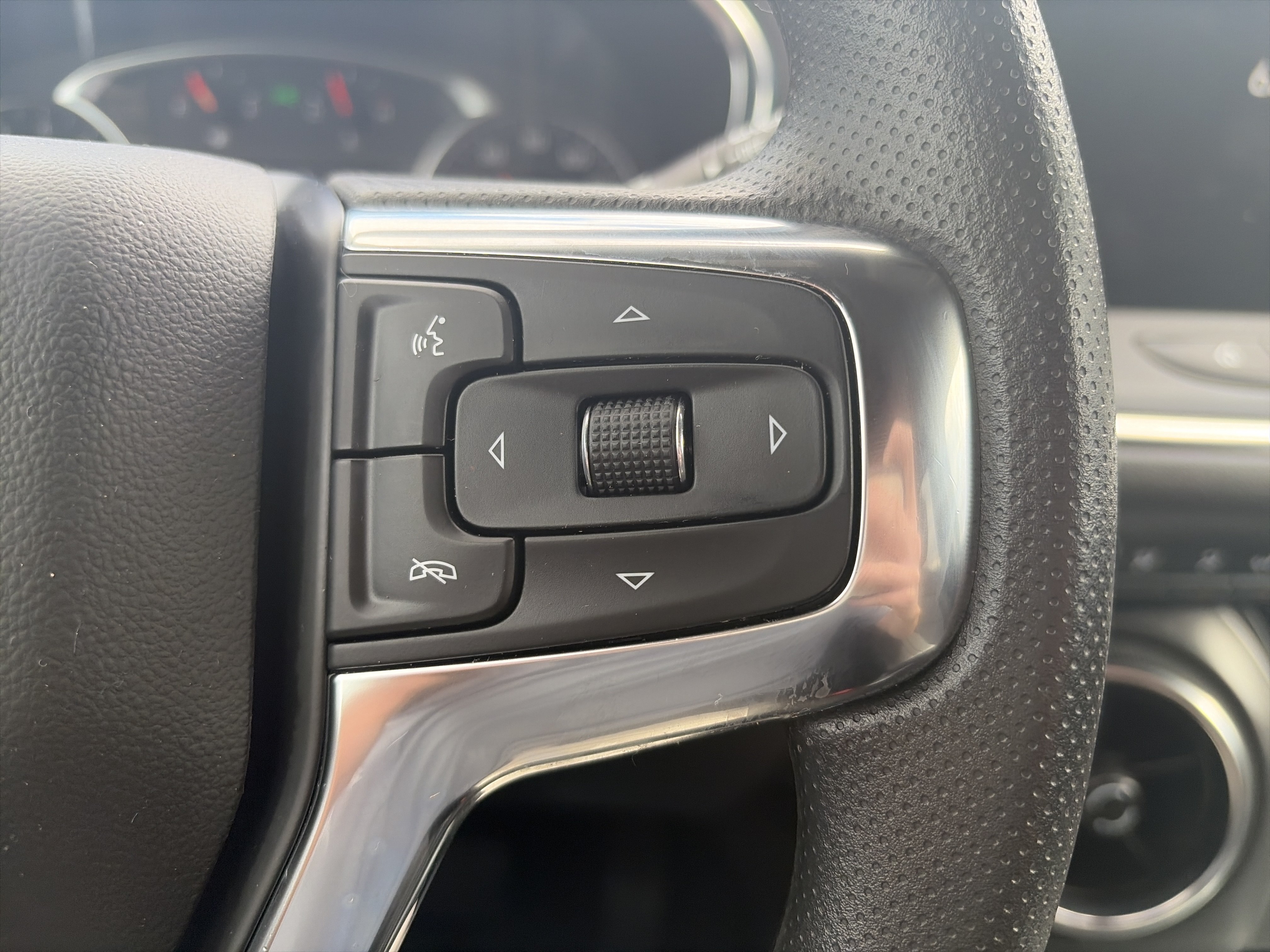 Used 2025 Chevrolet Blazer LT AWD/4WD image 22