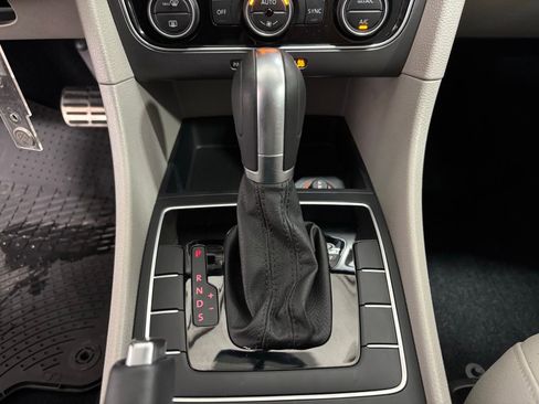 Used 2018 Volkswagen Passat 2.0T R-Line w/ R-Line Lighting Package image 24