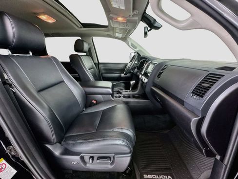 Used 2018 Toyota Sequoia TRD Sport AWD/4WD image 30
