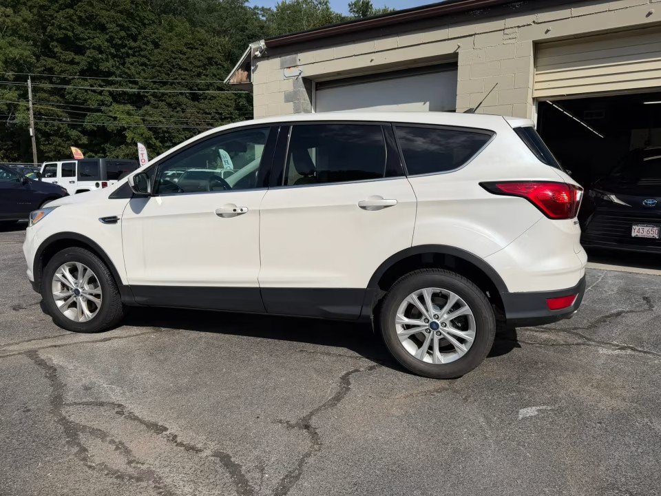 Used 2019 Ford Escape SE AWD/4WD image 9