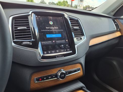 Certified 2024 Volvo XC90 B5 Plus AWD/4WD image 30