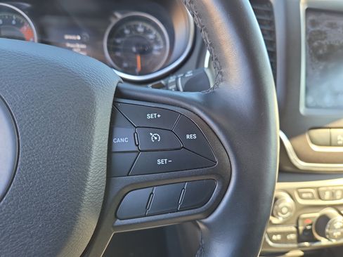 Certified 2020 Jeep Cherokee Trailhawk w/ Comfort/Convenience Group image 14