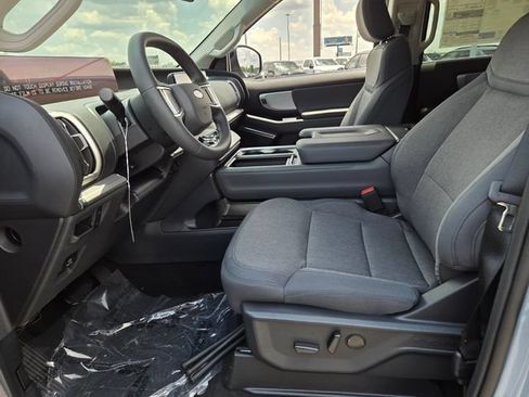 New 2026 Ford Expedition Active RWD image 5