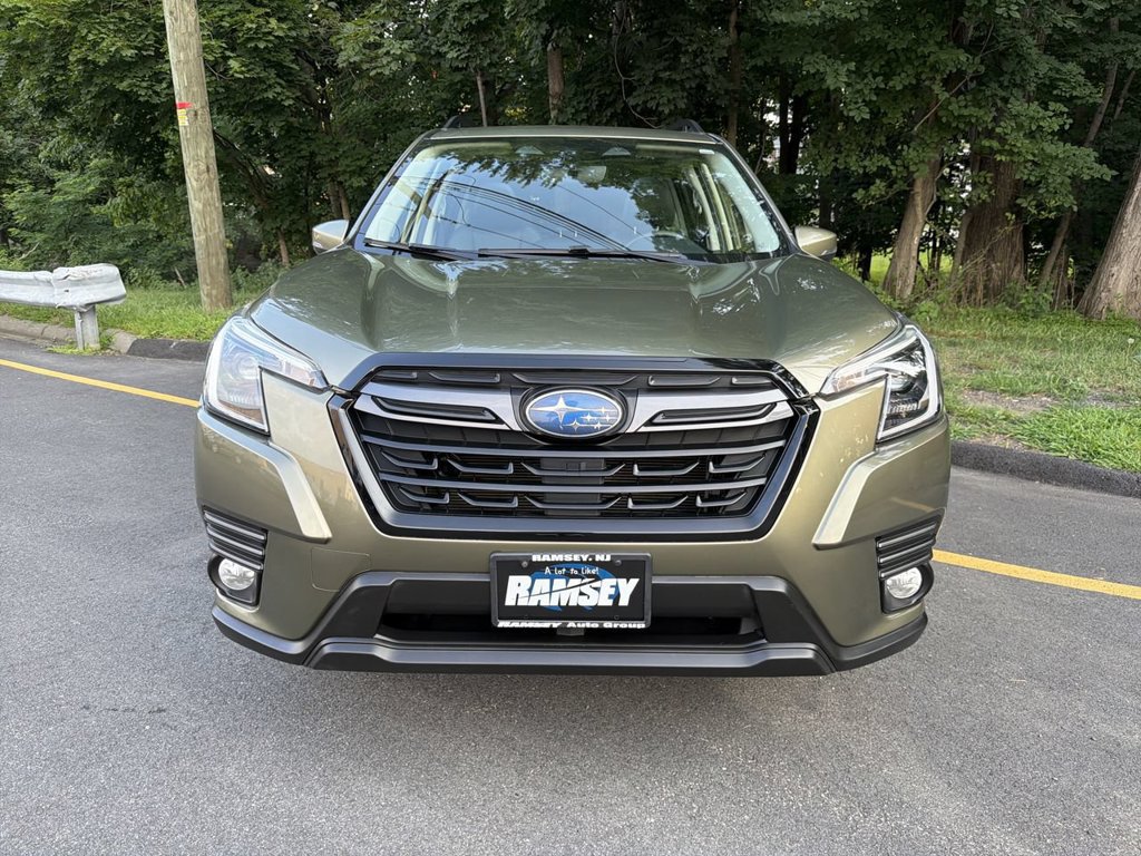 Certified 2022 Subaru Forester Limited AWD/4WD image 3