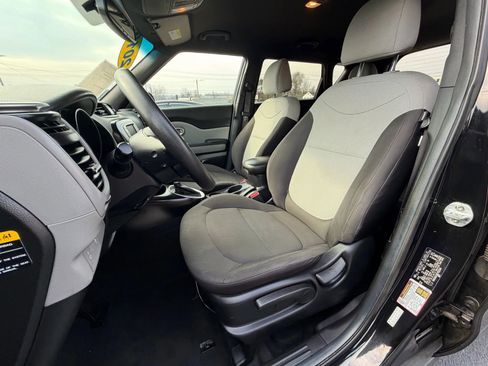 Used 2019 Kia Soul FWD image 19